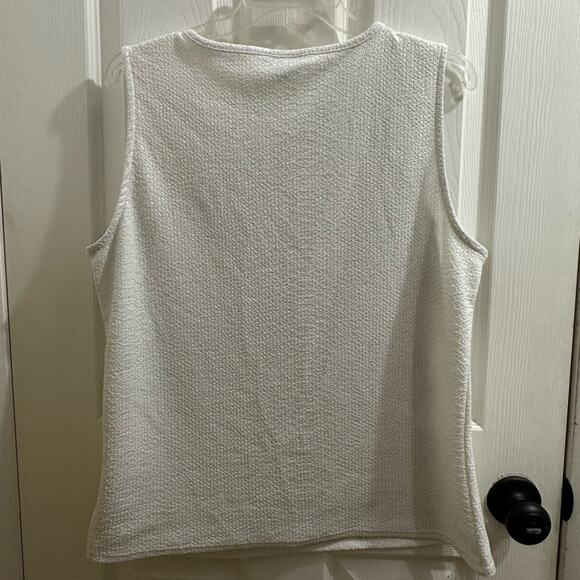 Calvin Klein White Sleeveless Shirt/Top Textured Fabric Keyhole Metal Piece XL - Picture 3 of 9